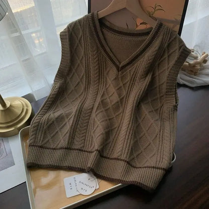 Women's knitted vest with V-neck and cable-knit pattern