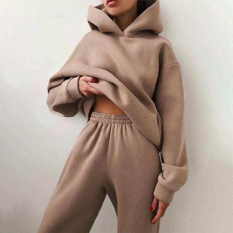 Women's Oversized Relaxed Sweat Suit with Hood – Comfortable Leisure and Street Clothing Set