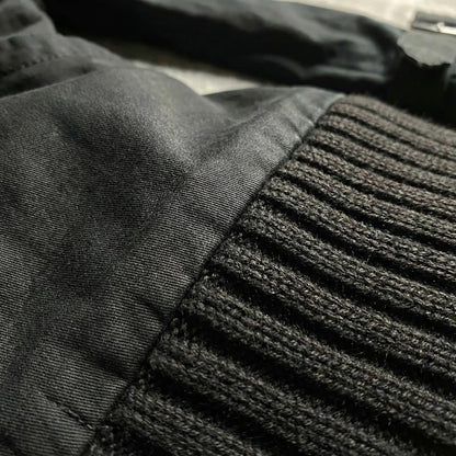 Damen Jacke Schwarz mit Stehkragen, Reißverschlüssen und Zierschnallen