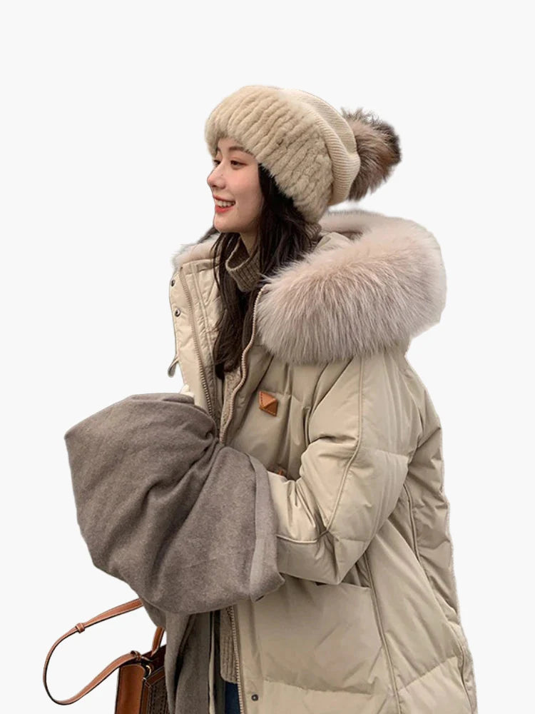Women's winter parka with hood and fashionable design – perfect for cold days