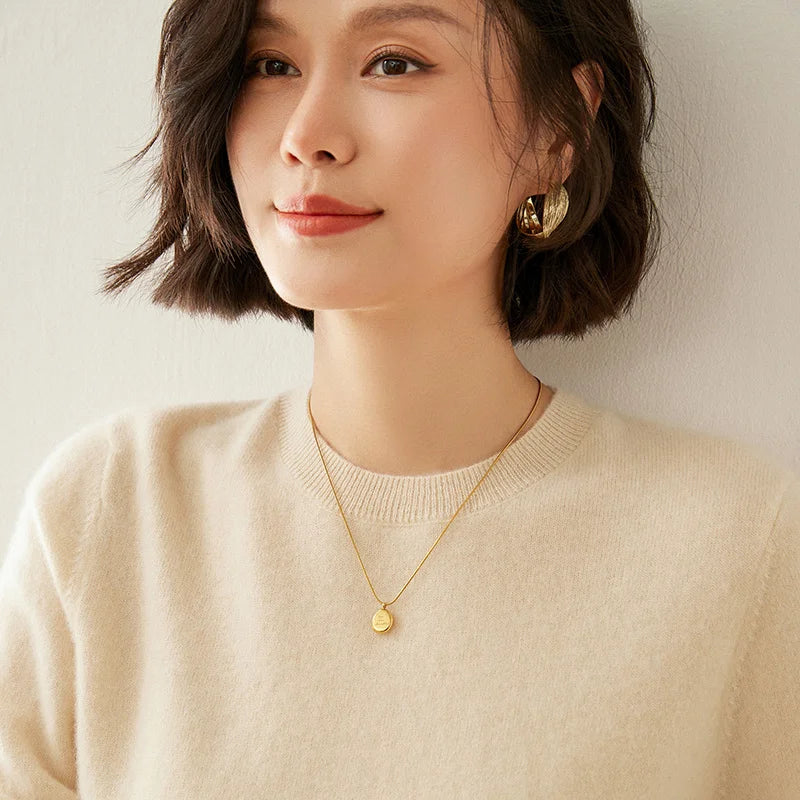 Women's crew-neck sweater, long sleeves, soft material