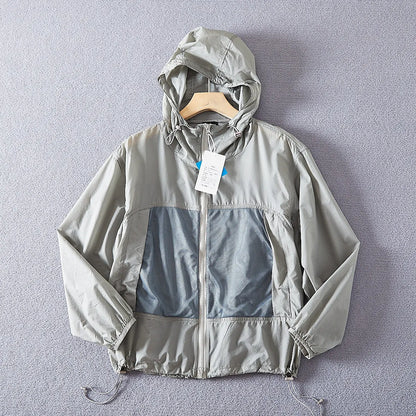 Leichte Kapuzenjacke mit Reißverschluss und Mesh-Einsätzen