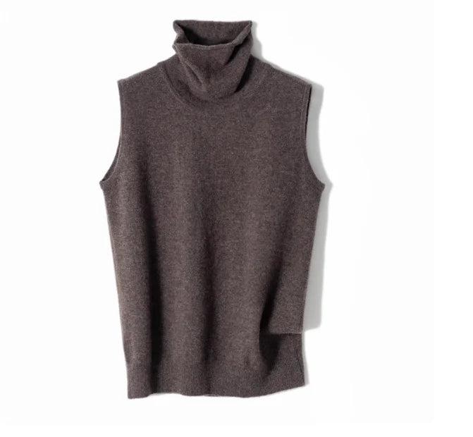 Sleeveless women's turtleneck top made of soft knit fabric