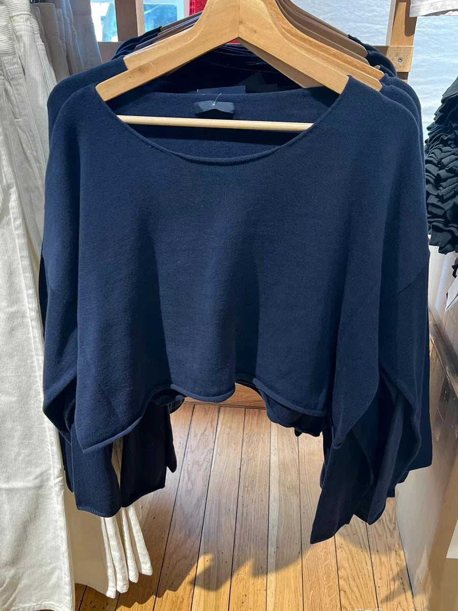 Women's cropped crew-neck long-sleeve pullover with raw edges