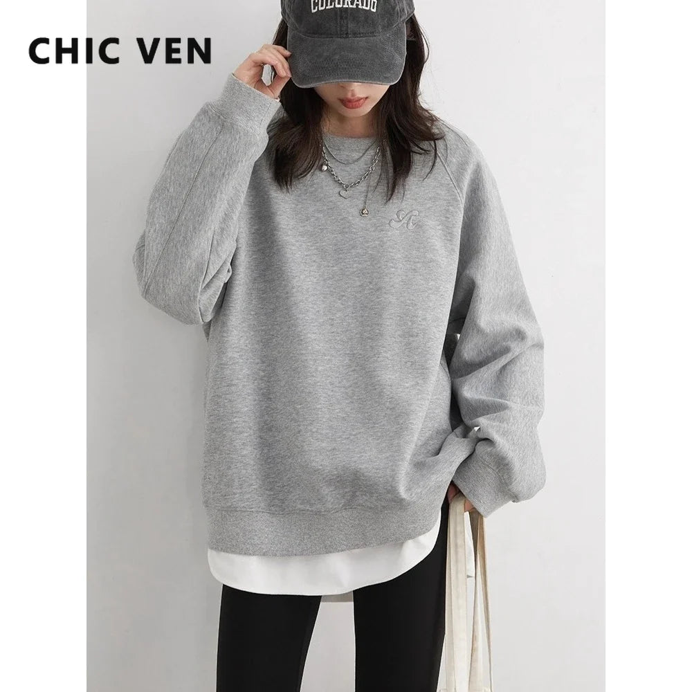Women's oversized crew-neck long-sleeve sweatshirt