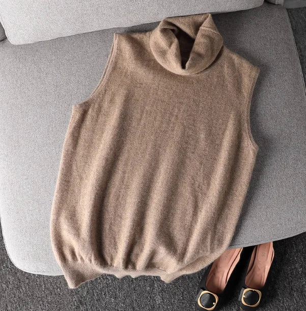 Sleeveless women's turtleneck top made of soft knit fabric