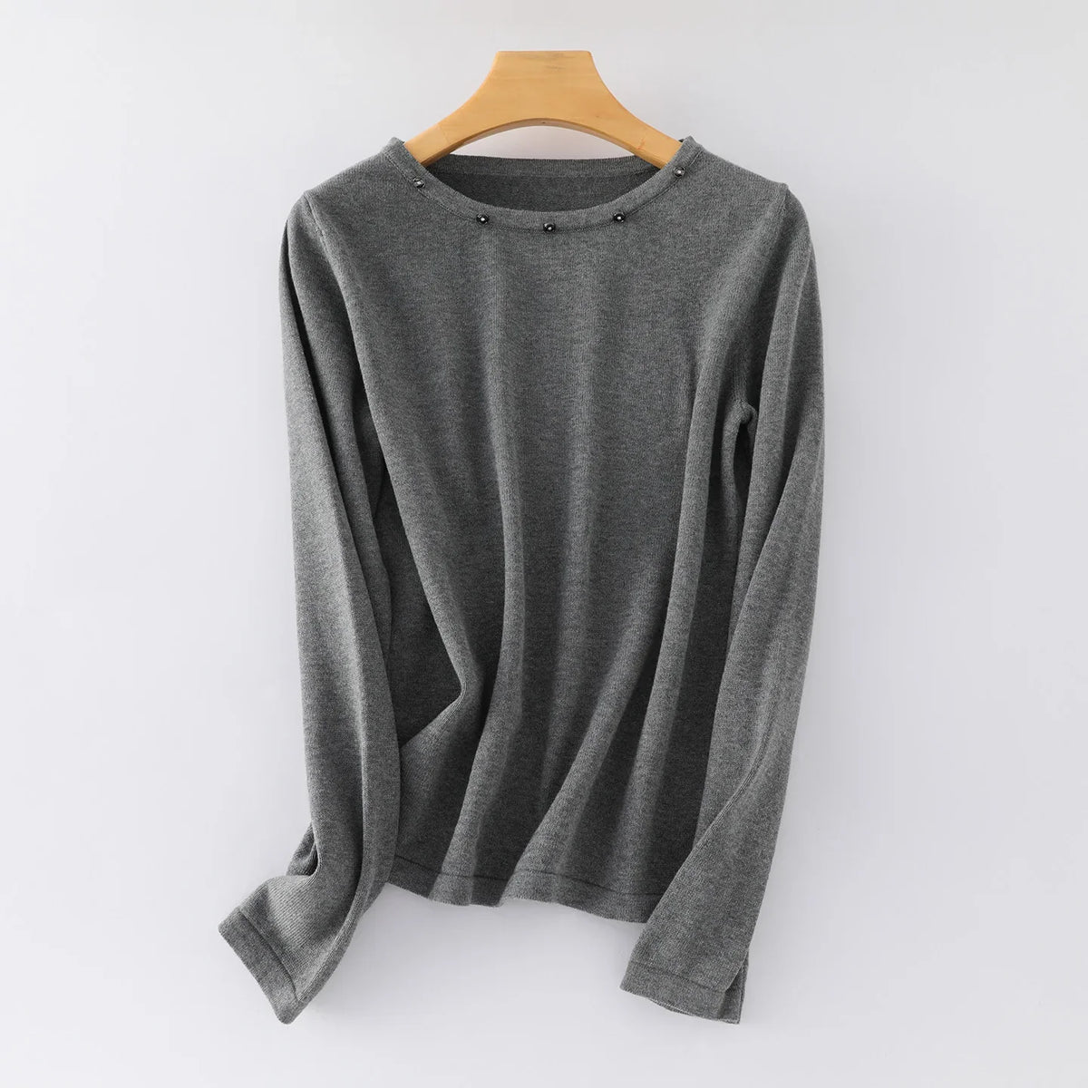 Damen Langarmshirt mit Rundhalsausschnitt und Zierknöpfen