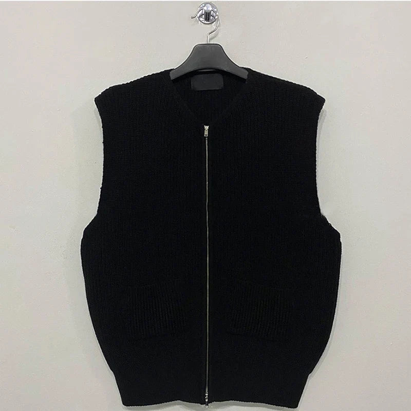 Unisex knitted vest with zipper & pockets ribbed