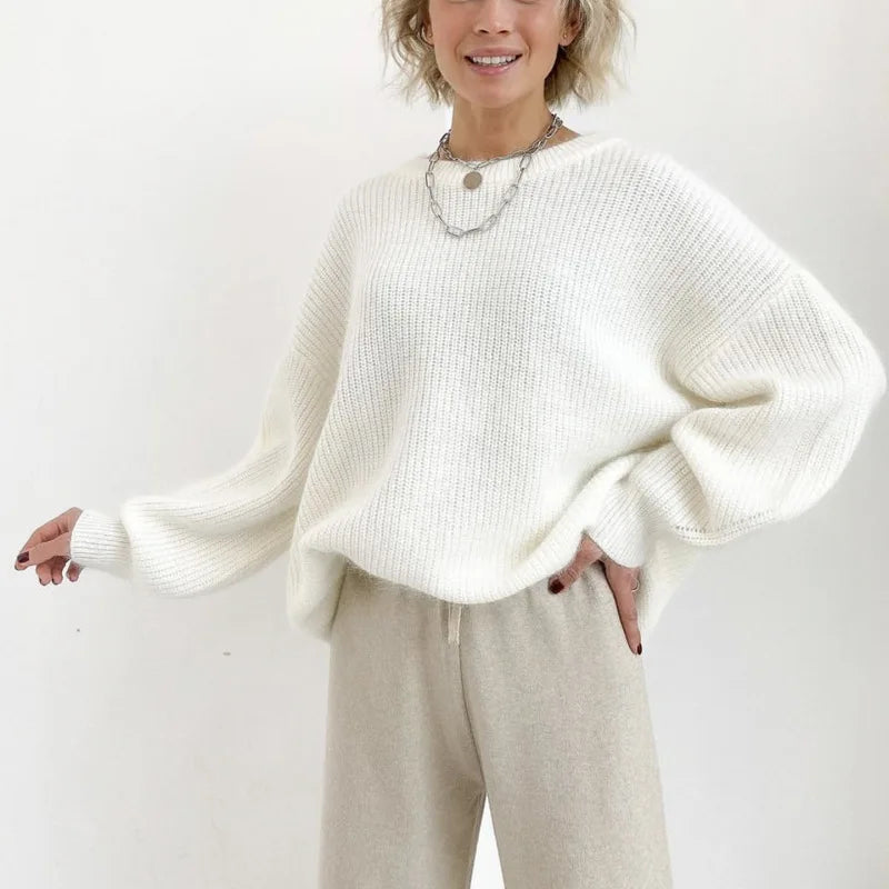 Women's oversized ribbed crew-neck knit sweater