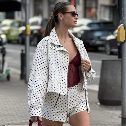 Kurze Damen Tupfen Jacke mit Stehkragen