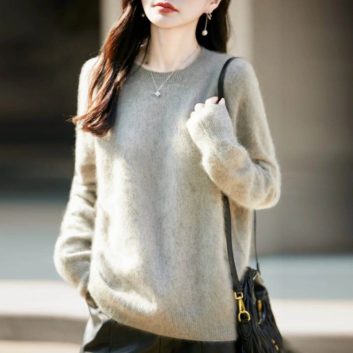 Women's soft fine-knit crew-neck long-sleeve sweater