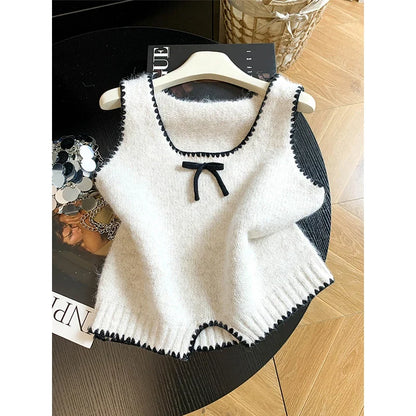 Strick-Tanktop mit Zierschleife und Häkelrand, quadratischer Ausschnitt