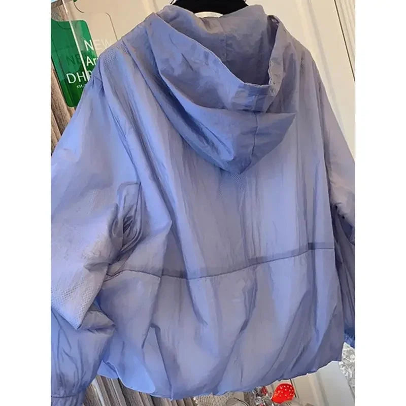 Women's lightweight windbreaker with hood and zipper, loose fit, sheer design