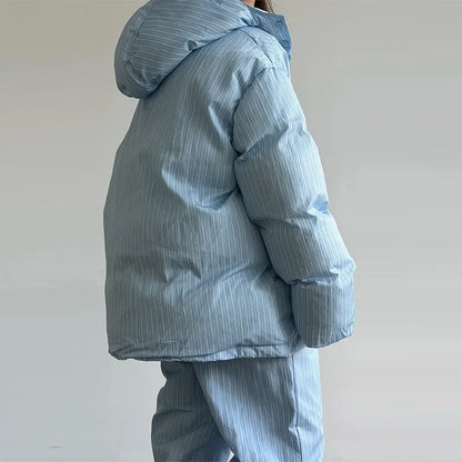 Women's quilted jacket with hood and zipper