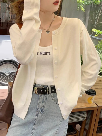 Women's crew-neck cardigan with buttons - Solid-color soft long-sleeve knitted cardigan