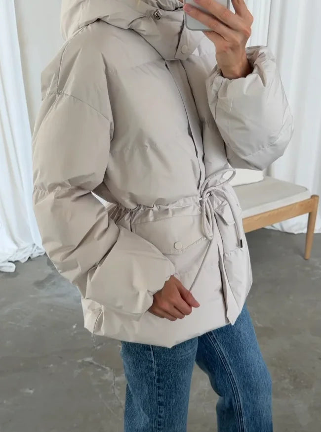 Women's quilted jacket with drawstring waist and hood - cream & red