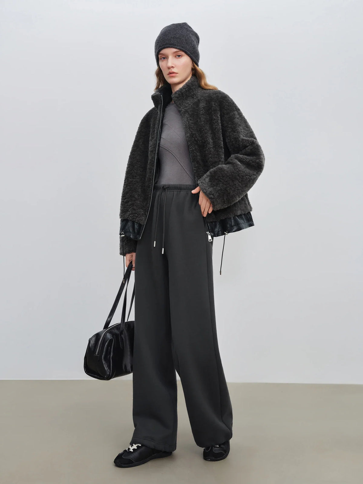 Women's teddy faux fur jacket with stand-up collar and zipper