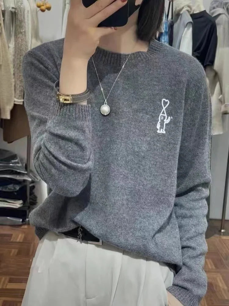 Women's crew-neck long-sleeve fine-knit sweater with embroidered motif