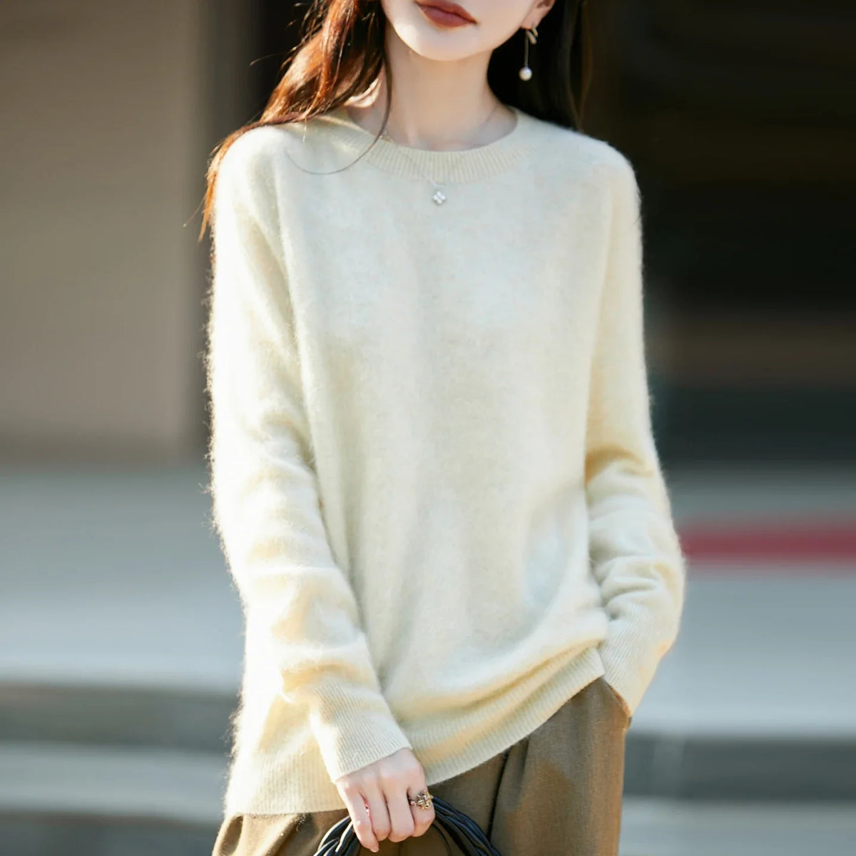 Women's soft fine-knit crew-neck long-sleeve sweater
