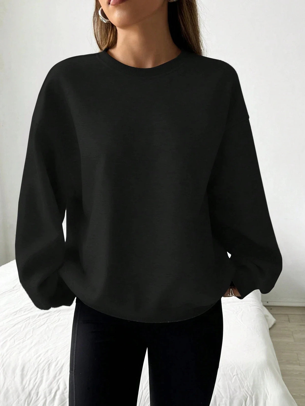 Women's Crew-Neck Oversized Basic Long-Sleeve Sweatshirt