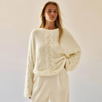 Women's oversized knit sweater with cable pattern, crew neck, long sleeves, soft