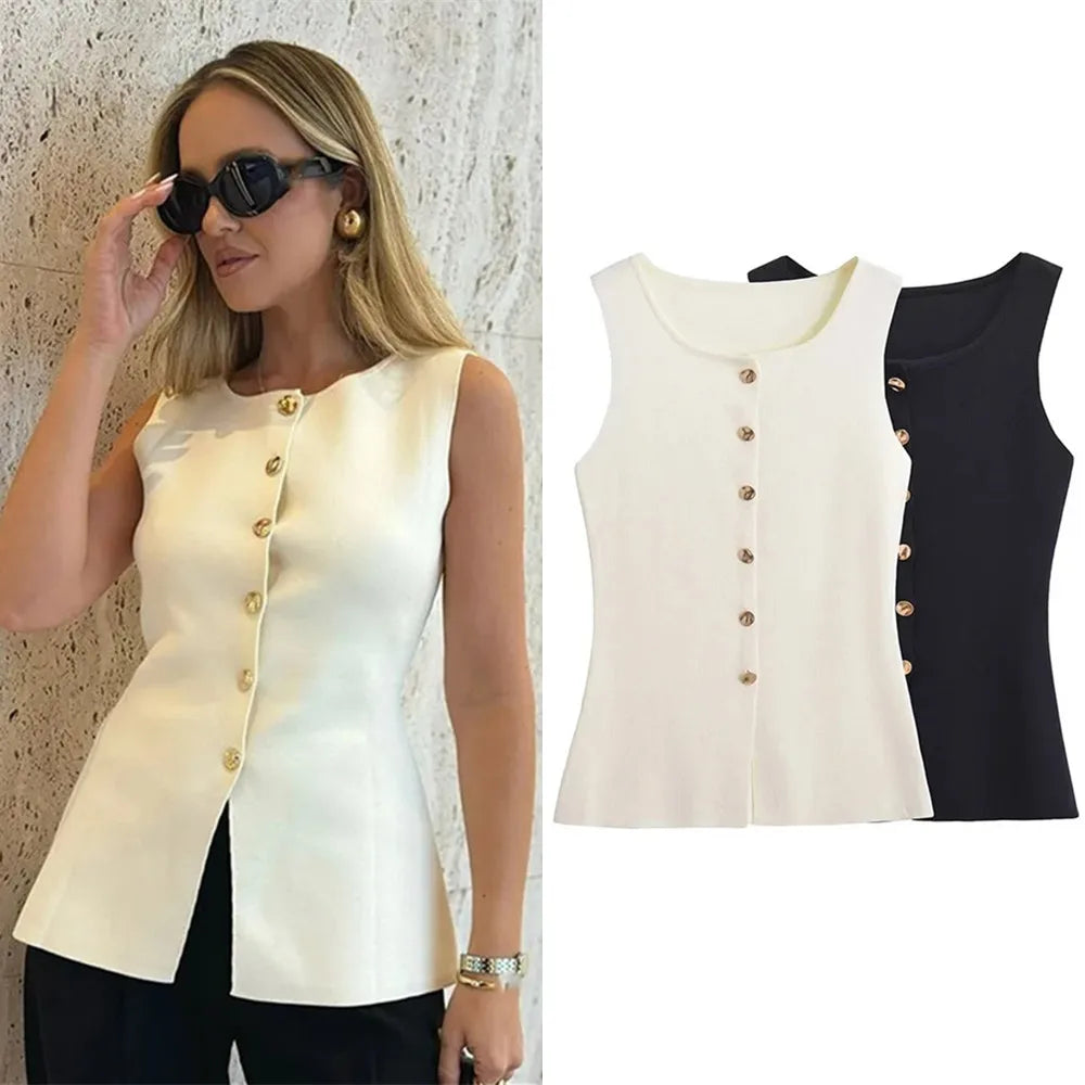 Women's sleeveless top with round neck and buttons - front slit