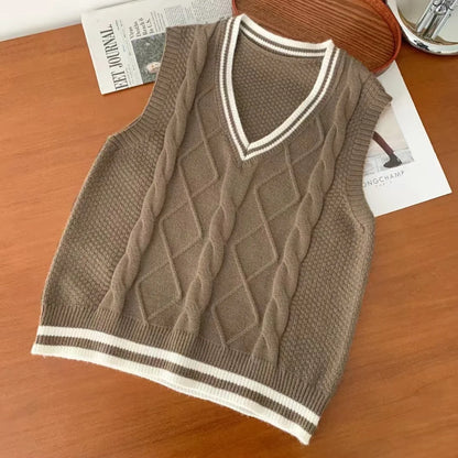 Women's knitted vest with V-neck and cable-knit pattern