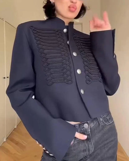 Kurze Marineblaue Jacke mit Stehkragen und Zierknöpfen
