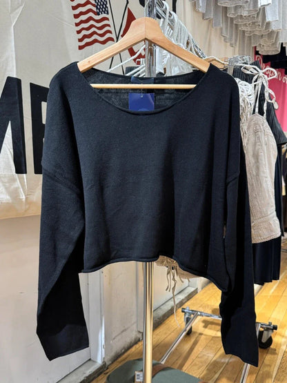 Women's cropped crew-neck long-sleeve pullover with raw edges