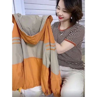 Women's two-tone hooded jacket with zipper