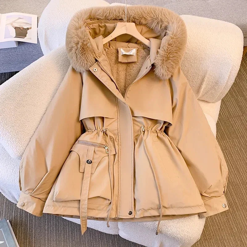 Damen Winterjacke mit Kunstpelzkapuze & Kordelzug in der Taille