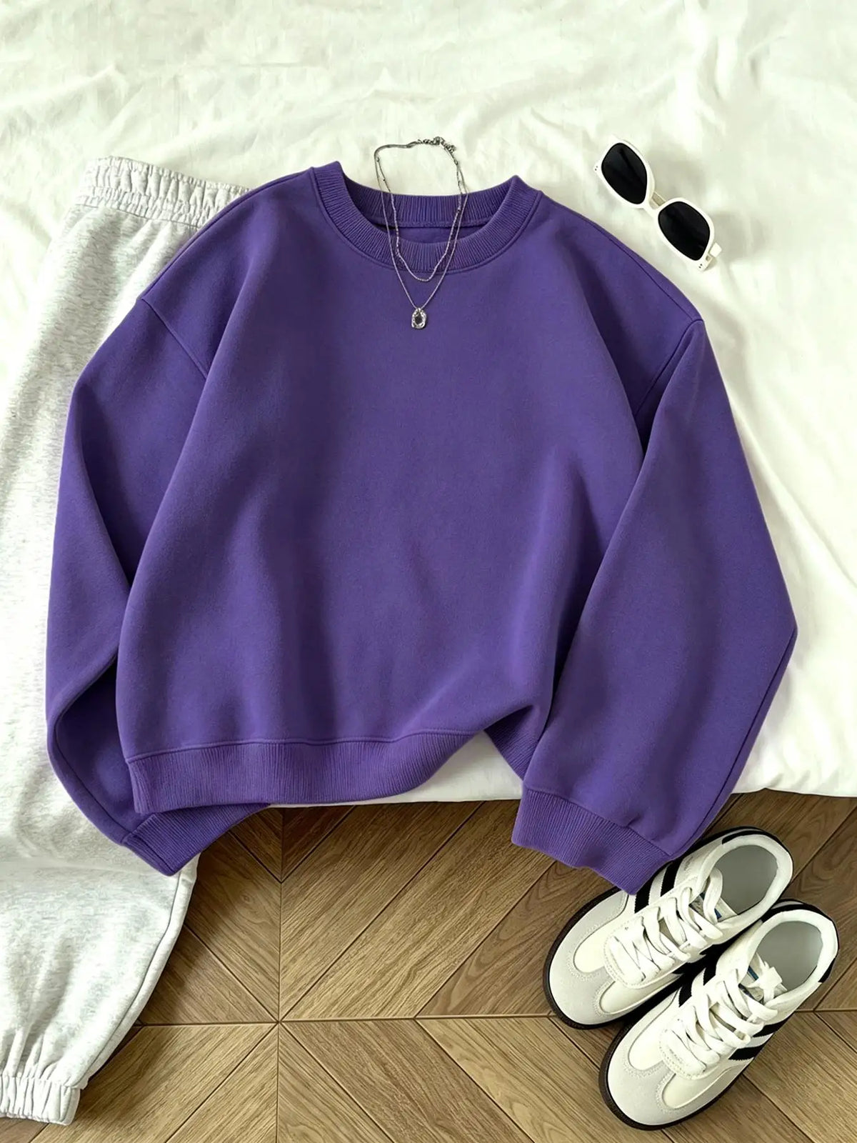 Unisex long-sleeve sweatshirt crew-neck sweater
