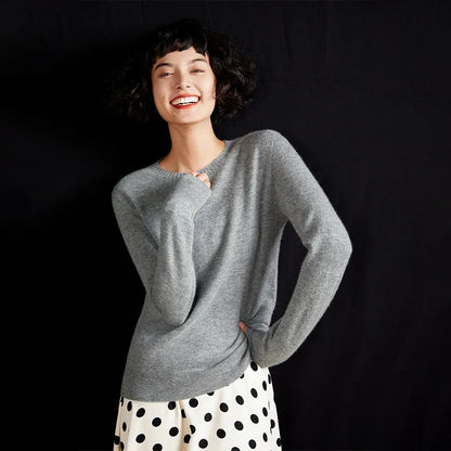 Women's crew-neck sweater, long sleeves, soft material