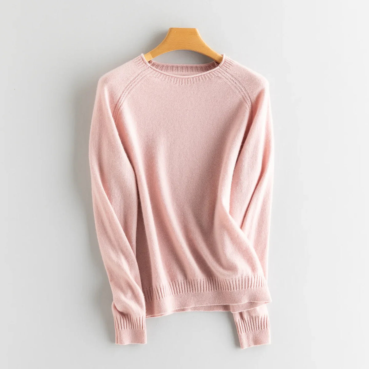 Women's crew-neck long-sleeve knit sweater