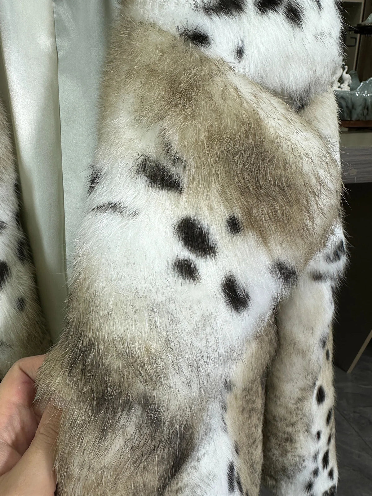 Women's faux fur short coat with leopard print pattern and notched collar