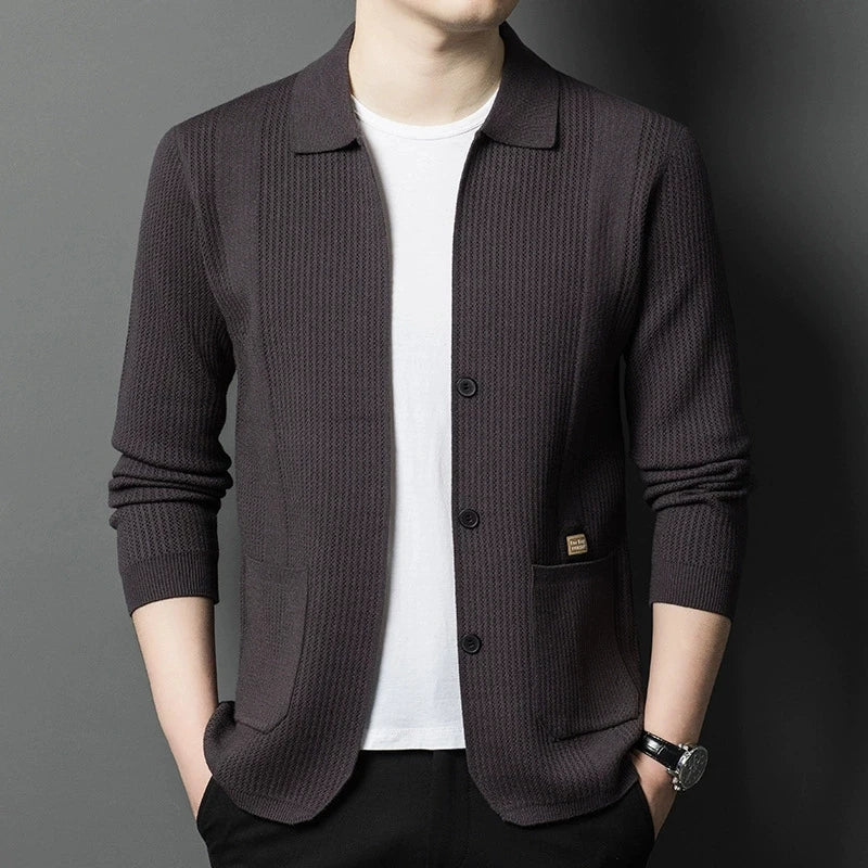 Men's cardigan with collar, button placket, and pockets