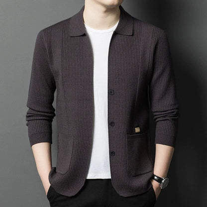 Men's cardigan with collar, button placket, and pockets