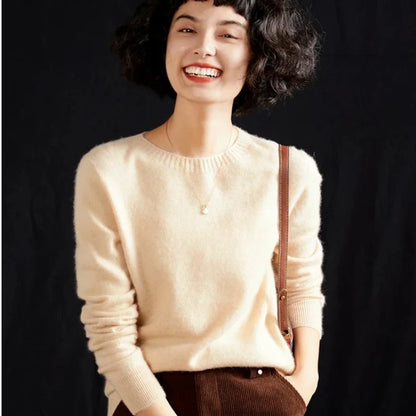 Women's crew-neck sweater, long sleeves, soft material