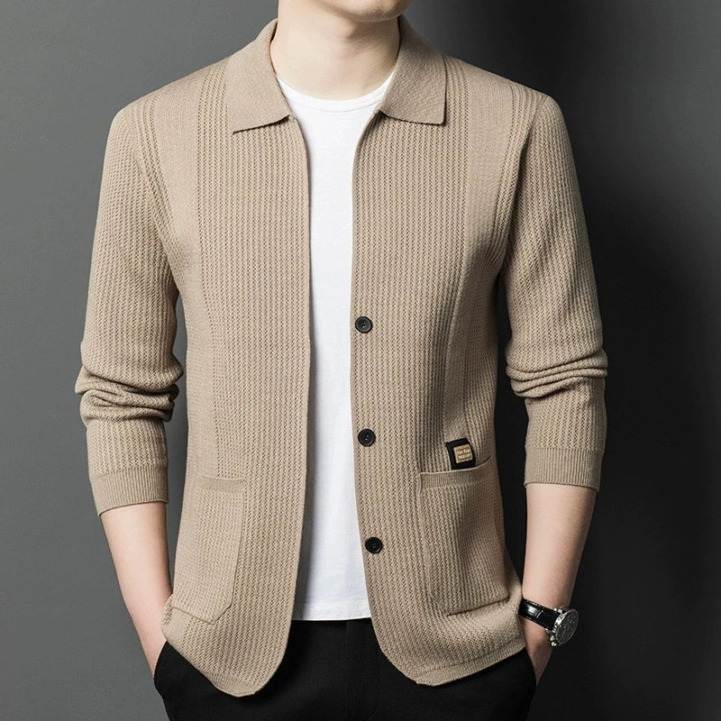 Men's cardigan with collar, button placket, and pockets