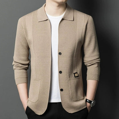 Men's cardigan with collar, button placket, and pockets