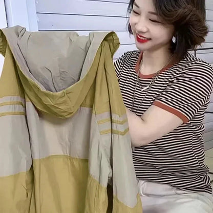 Women's two-tone hooded jacket with zipper