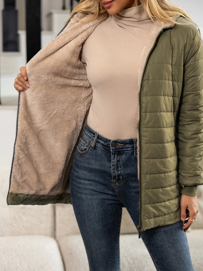 Damen Steppjacke mit Kapuze, gefüttert mit Kunstfell, langer Schnitt