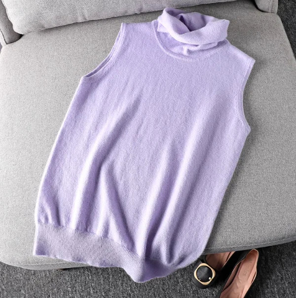 Sleeveless women's turtleneck top made of soft knit fabric