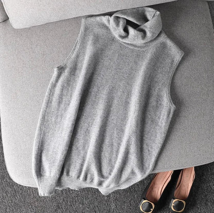 Sleeveless women's turtleneck top made of soft knit fabric