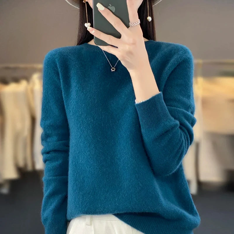 Women's soft fine-knit crew-neck long-sleeve sweater