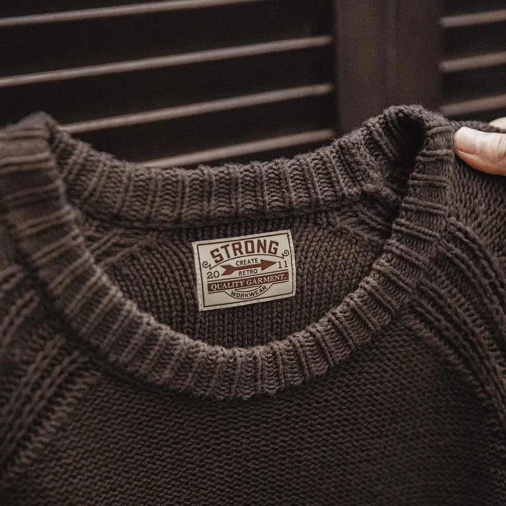 Men's brown crew-neck knitted sweater, long sleeve