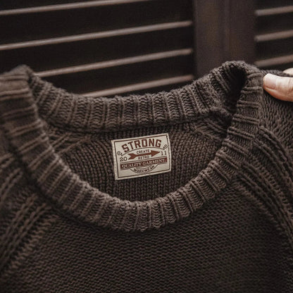 Men's brown crew-neck knitted sweater, long sleeve