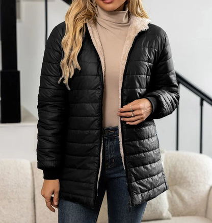 Damen Steppjacke mit Kapuze, gefüttert mit Kunstfell, langer Schnitt