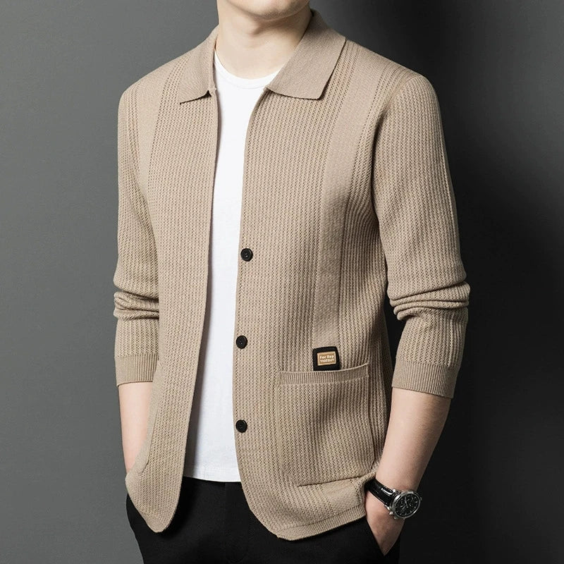 Men's cardigan with collar, button placket, and pockets