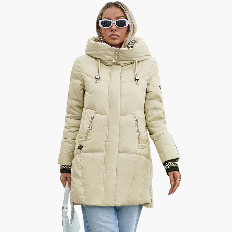 Women's quilted coat with hood – fashionable winter coat for everyday and leisure use